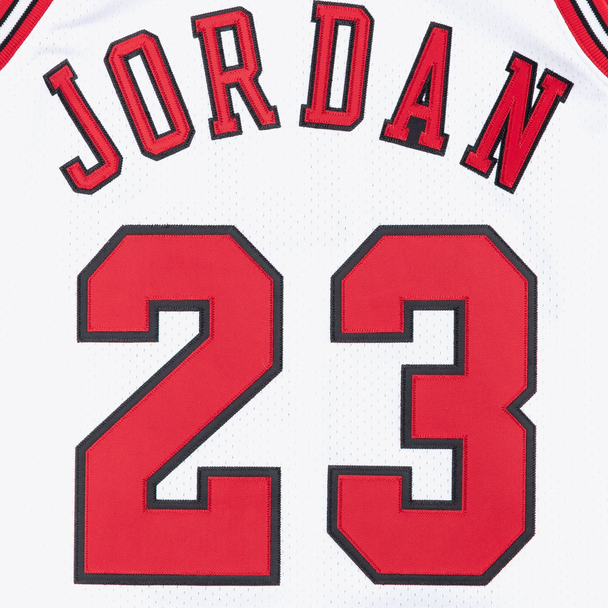 Chicago Bulls Mitchell & Ness Authentic Jersey Michael Jordan 1995-96 product image 7, provided for visual reference and
