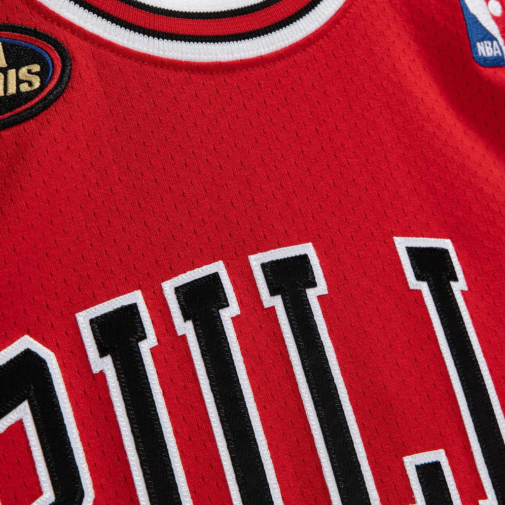 Chicago Bulls Mitchell & Ness Authentic Jersey Road Finals Michael Jordan 1997-98 product image 4, provided for visual