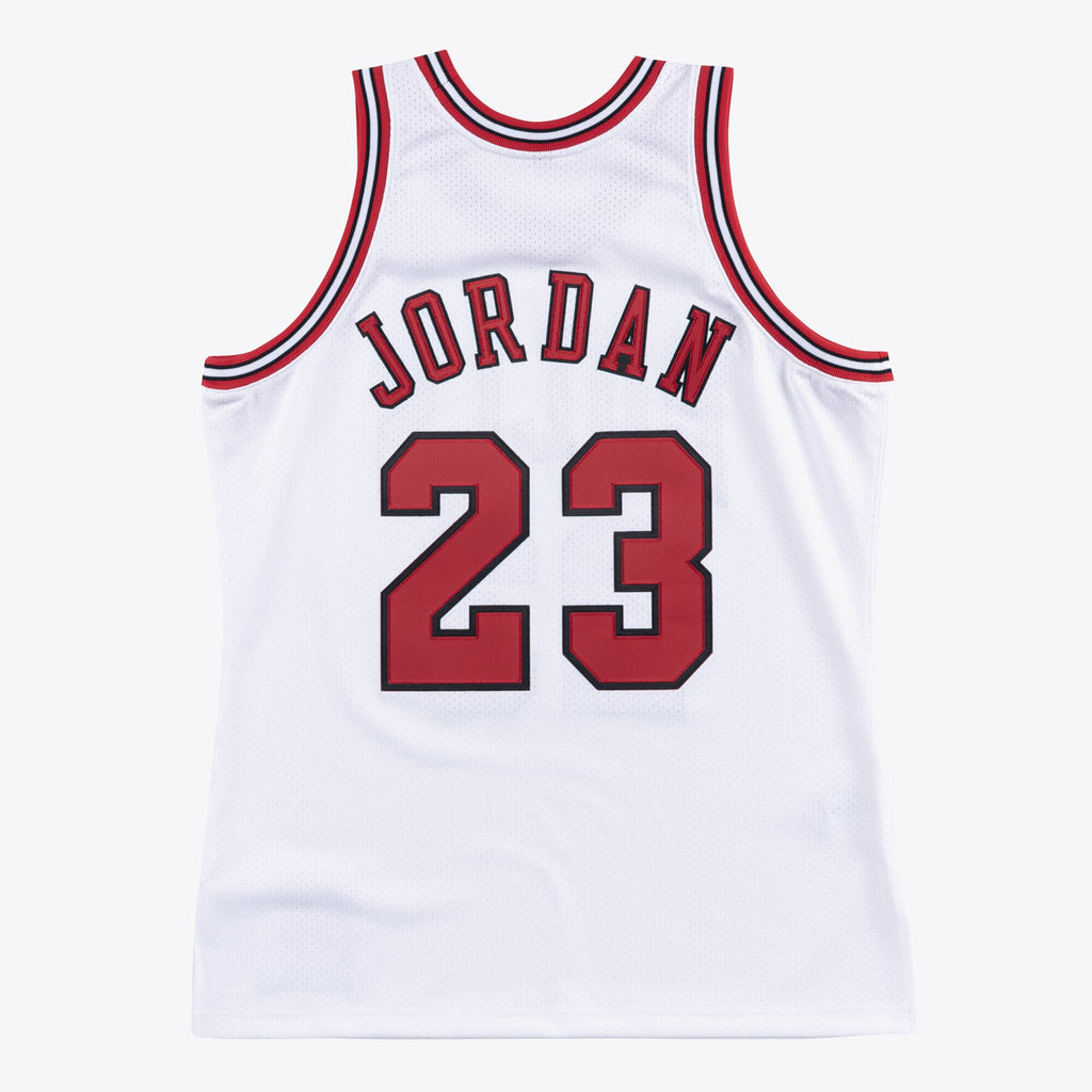 Chicago Bulls Mitchell & Ness Authentic Jersey Michael Jordan 1995-96 product image 3, provided for visual reference and