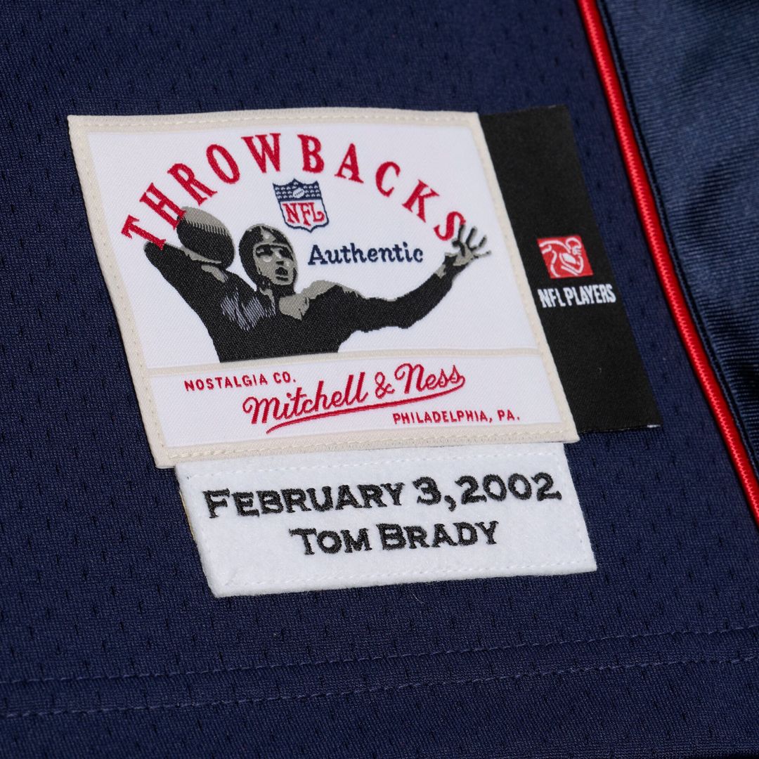 New England Patriots Tom Brady Mitchell & Ness Navy Super Bowl XXXVI Authentic Throwback Jersey product image 14, provided