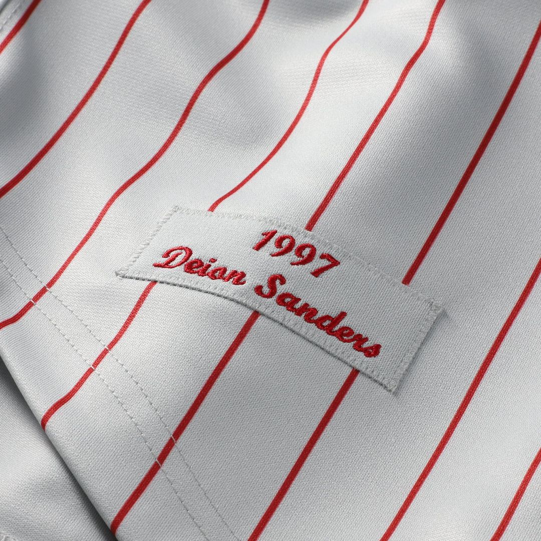 Cincinnati Reds Deion Sanders Mitchell & Ness Gray 1997 Authentic Jersey product image 8, provided for visual reference and