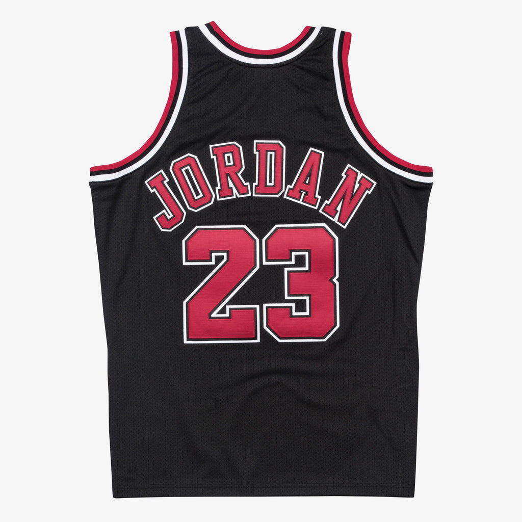 Chicago Bulls Mitchell & Ness Authentic Jersey Alternate Michael Jordan 1997-98 product image 3, provided for visual