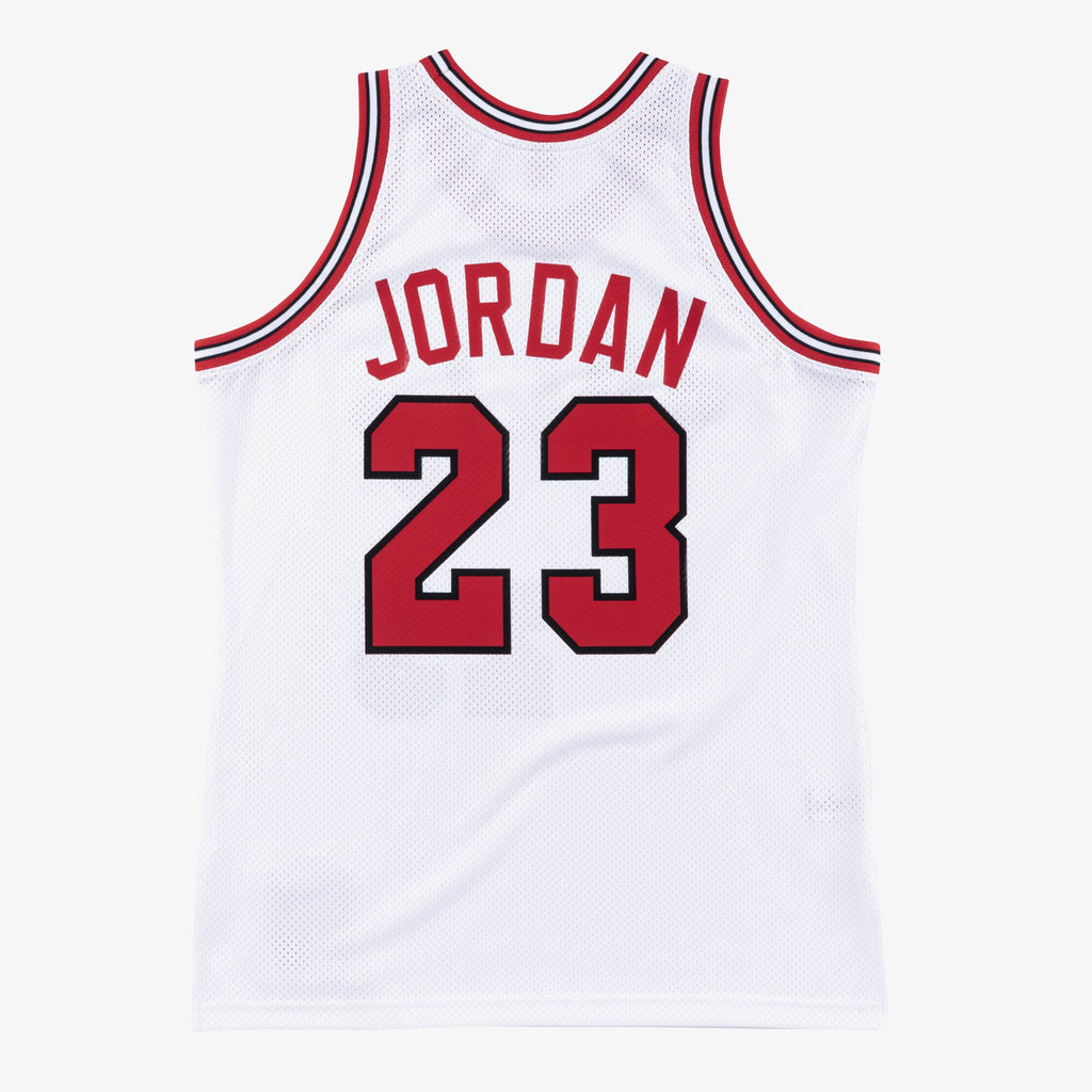 Chicago Bulls Mitchell & Ness Authentic Jersey Michael Jordan 1985-86 product image 7, provided for visual reference and