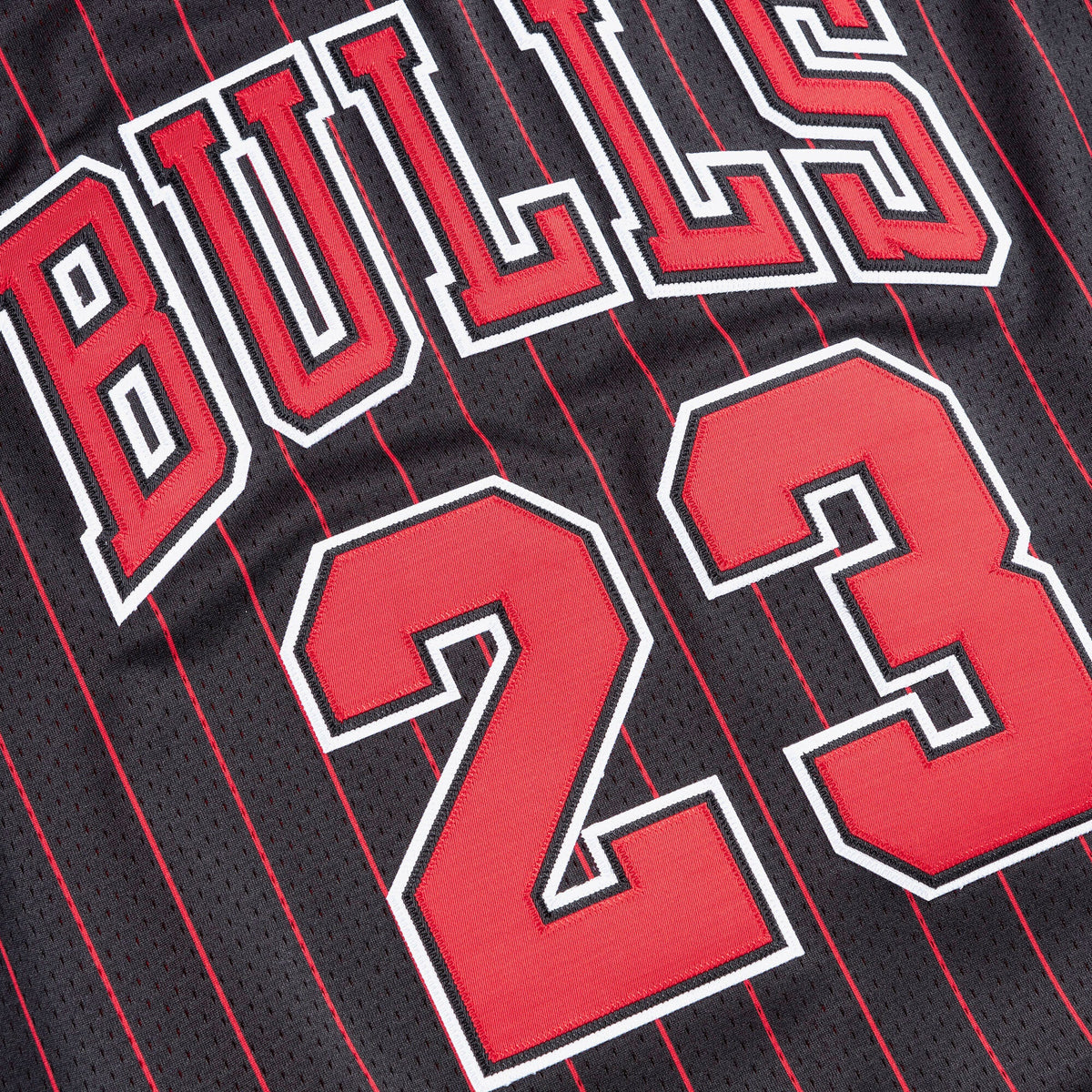 Chicago Bulls Mitchell & Ness Authentic Jersey Alternate Michael Jordan 1996-97 product image 6, provided for visual